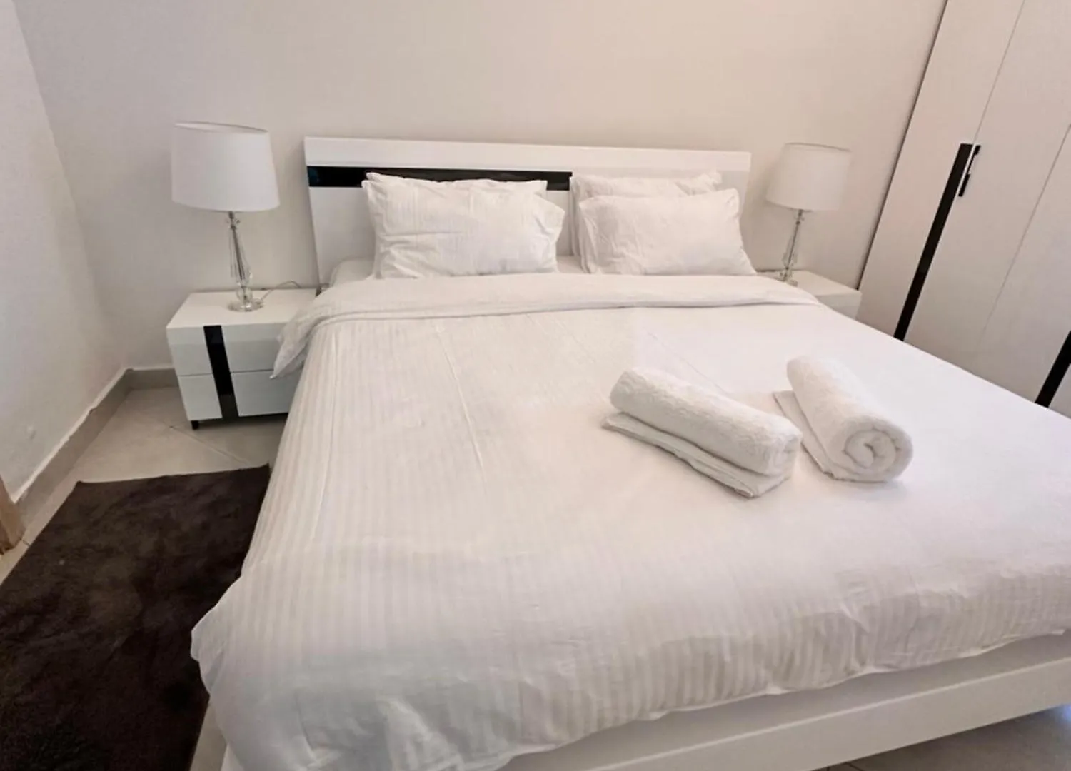 Close To Burj Khalifa Nice Place Dubai Apartment